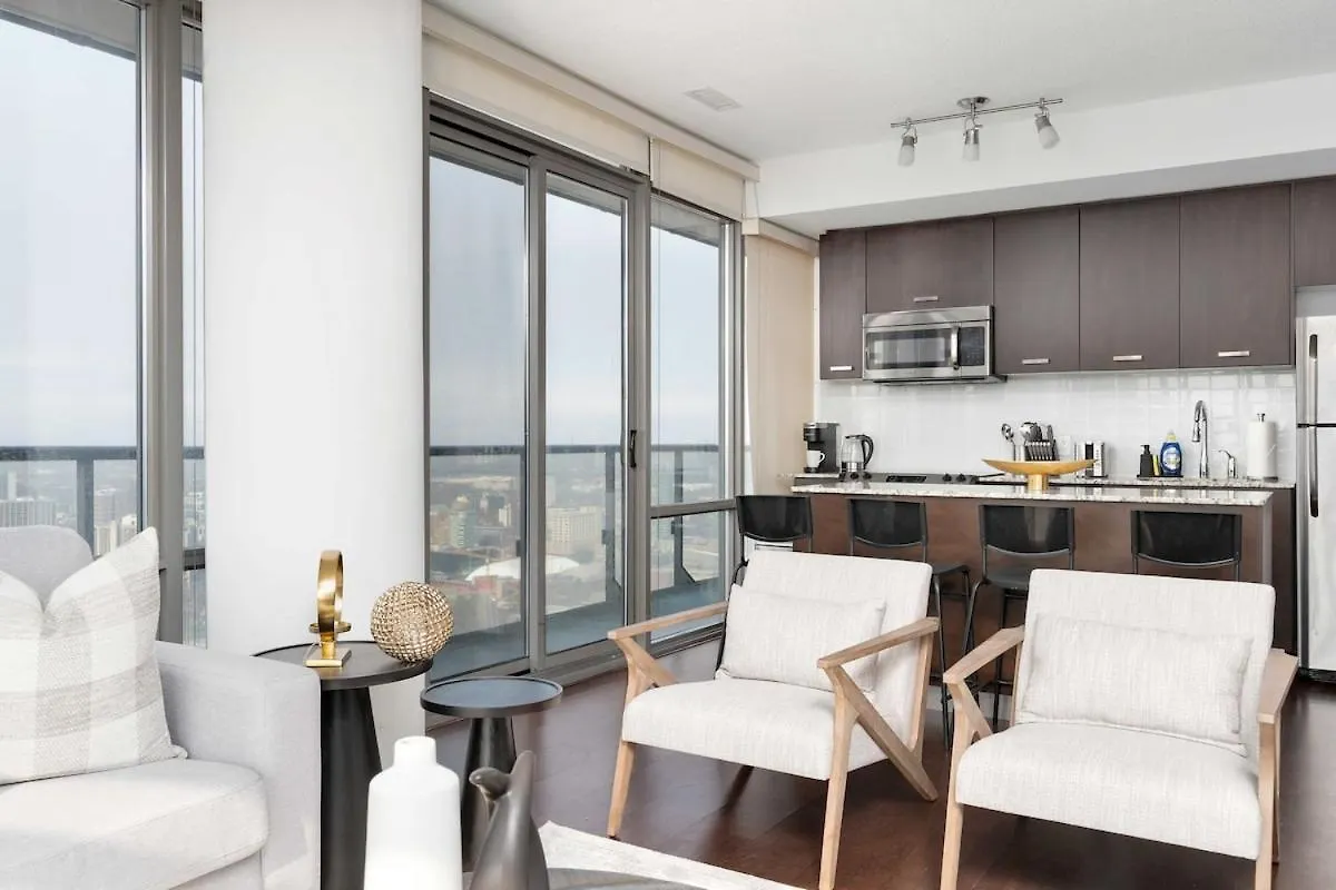 Lux Sub-Penthouse W Panoramic & Cn Tower Views Apartment Toronto