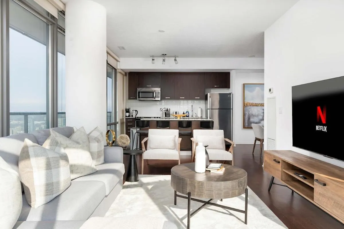 Lux Sub-Penthouse W Panoramic & Cn Tower Views Apartment Toronto
