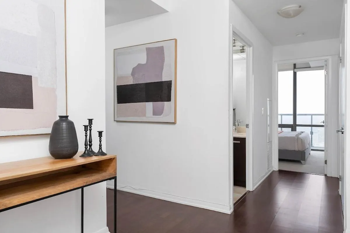 Lux Sub-Penthouse W Panoramic & Cn Tower Views Apartment Toronto