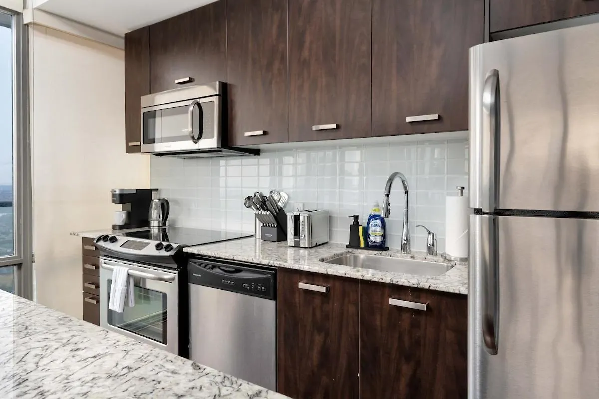 Lux Sub-Penthouse W Panoramic & Cn Tower Views Apartment Toronto