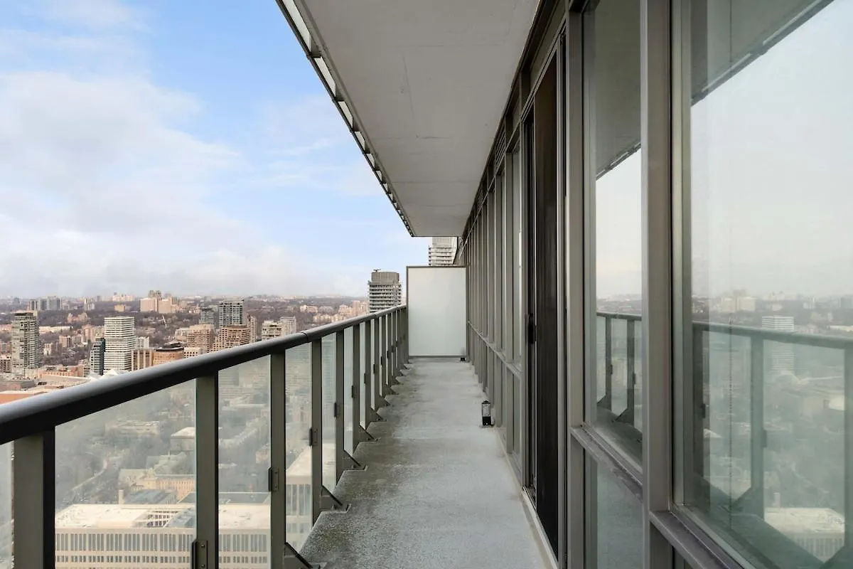 Lux Sub-Penthouse W Panoramic & Cn Tower Views Apartment Toronto