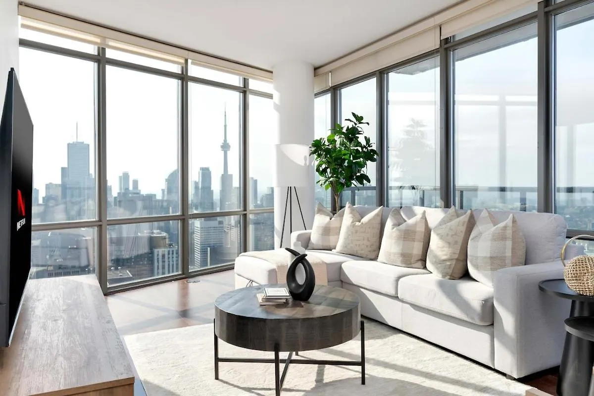 Lux Sub-Penthouse W Panoramic & Cn Tower Views Apartment Toronto